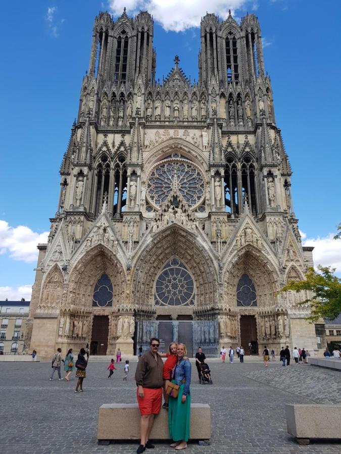 Feuillatte Appartement Reims Buitenkant foto