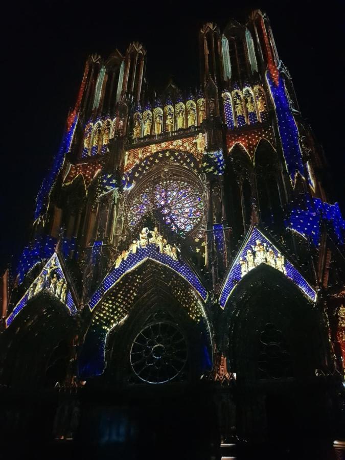 Feuillatte Appartement Reims Buitenkant foto